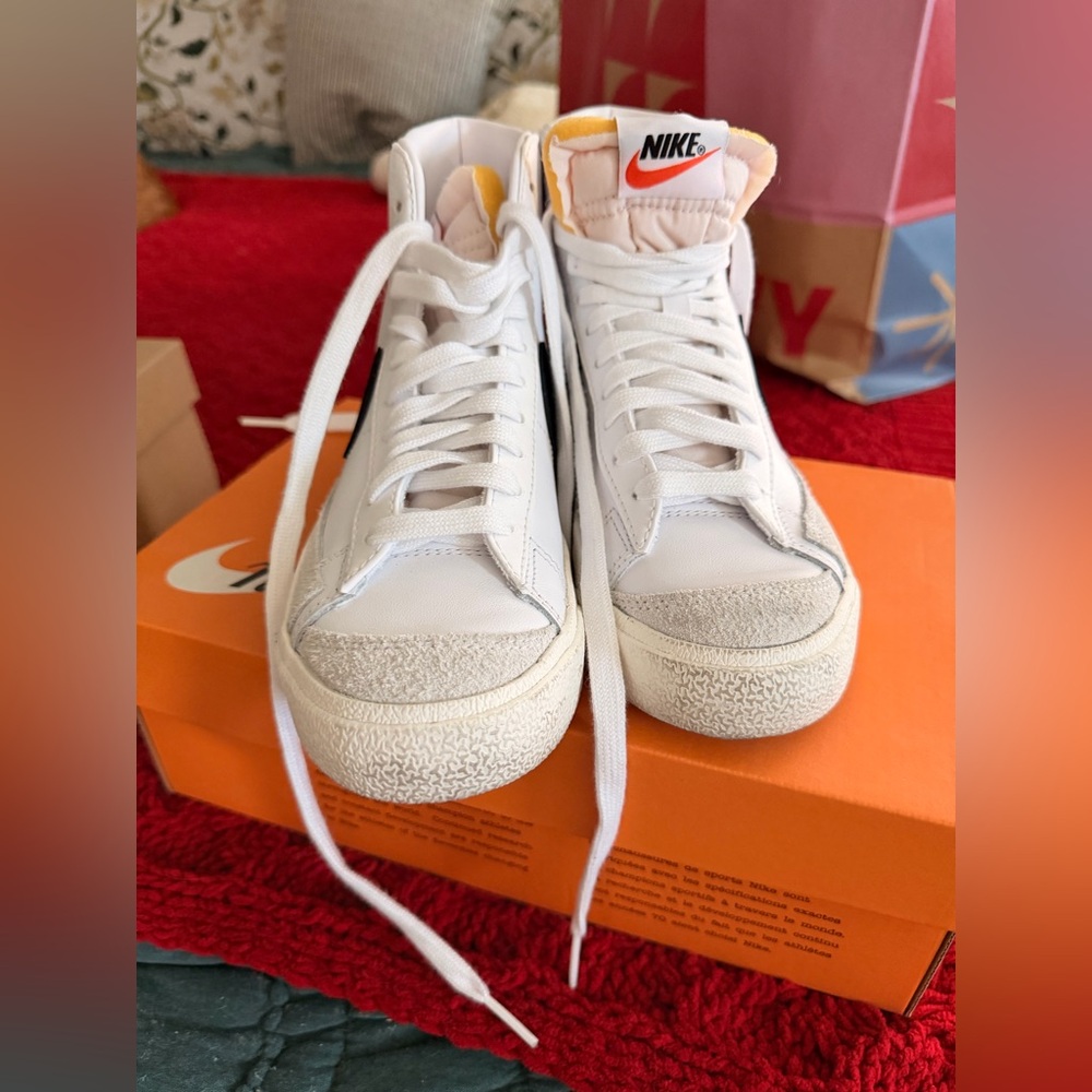 Nike White High-Top Sneakers with Black Swoosh - Picture 5 of 6